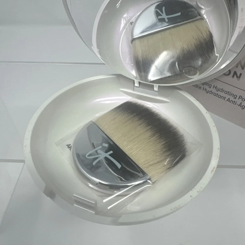 It Cosmetics Celebration Foundation Illumination Hydrating Powder 0.30 oz RICH